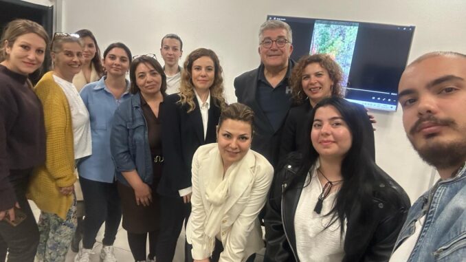 ‘MEDYA ETİĞİ VE KAMERA ÖNÜ TV HABERCİLİĞİ’ DERSİNİN KONUĞU NTV İZMİR TEMSİLCİSİ MERİH AK OLDU 2