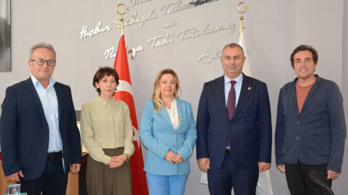 9 EYLÜL HEPİMİZİN, İZMİR BASINININ YANINDAYIZ